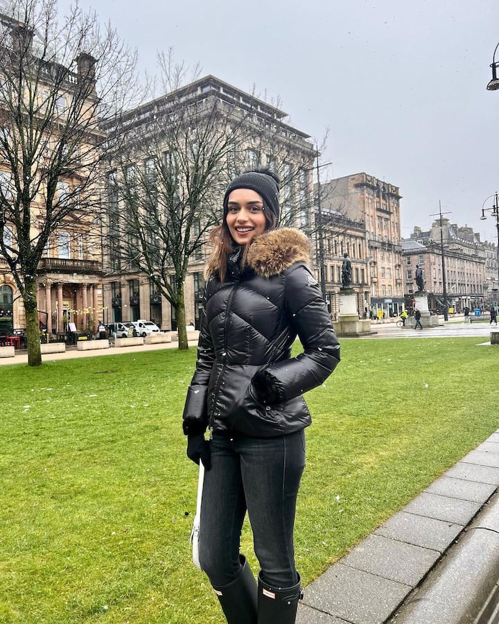 Manushi seems to be enjoying her time in the UK