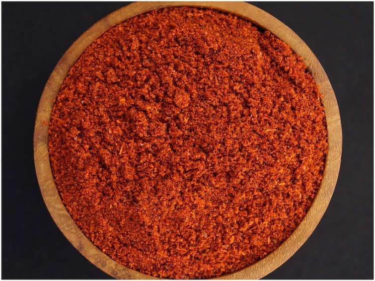 Mirchi Powder: Why do nutritionists tell you to cut down on chilli powder?