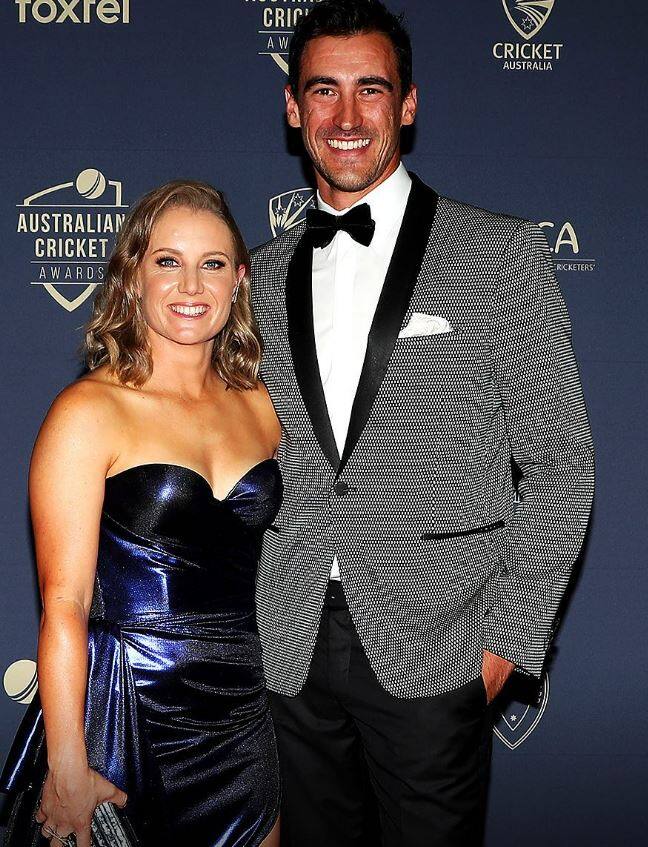 તેણે સ્ટાર્ક સાથેના વેકેશનની ઘણી તસવીરો સોશિયલ મીડિયા પર શેર કરી છે