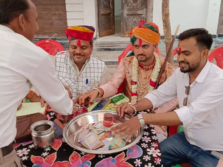 Rajasthan News Udaipur aadivasi community notra ritual whole village contribute in marriage expenditure ann Notra Ritual: पूरा गांव मिलकर उठाता है गरीब परिवार की शादी का खर्चा, जानिए क्या है आदिवासी समाज की नोतरा प्रथा?
