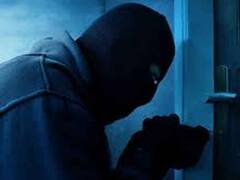 தேனி அருகே பூட்டிக்கிடந்த வீடுகளில் 37 பவுன் நகை, ரூ.1 லட்சம் கொள்ளை