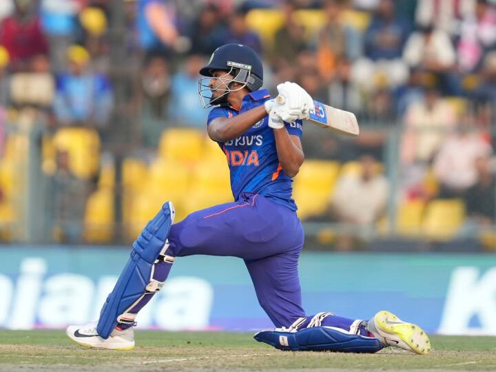 Ind vs Aus ODI Series Shreyas Iyer ruled out of Australia ODI series informs India fielding coach  T. Dilip Shreyas Iyer Ruled Out: ऑस्ट्रेलिया के खिलाफ वनडे सीरीज से बाहर हुए श्रेयस अय्यर, टीम इंडिया को लगा बड़ा झटका