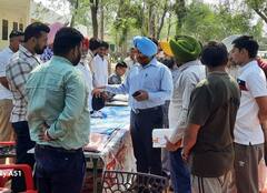 Sangrur News: ‘ਪੰਜਾਬ ਸਰਕਾਰ, ਤੁਹਾਡੇ ਦੁਆਰ’ ਤਹਿਤ ਕਣਕ ਦੀ ਰਹਿੰਦ ਖੂੰਹਦ ਦੇ ਯੋਗ ਪ੍ਰਬੰਧਨ ਤੇ ਖੇਤੀ ਮਸ਼ੀਨਰੀ ਦੀ ਉਪਲਬਧਾ ਬਾਰੇ ਕਰਵਾਇਆ ਜਾਣੂ