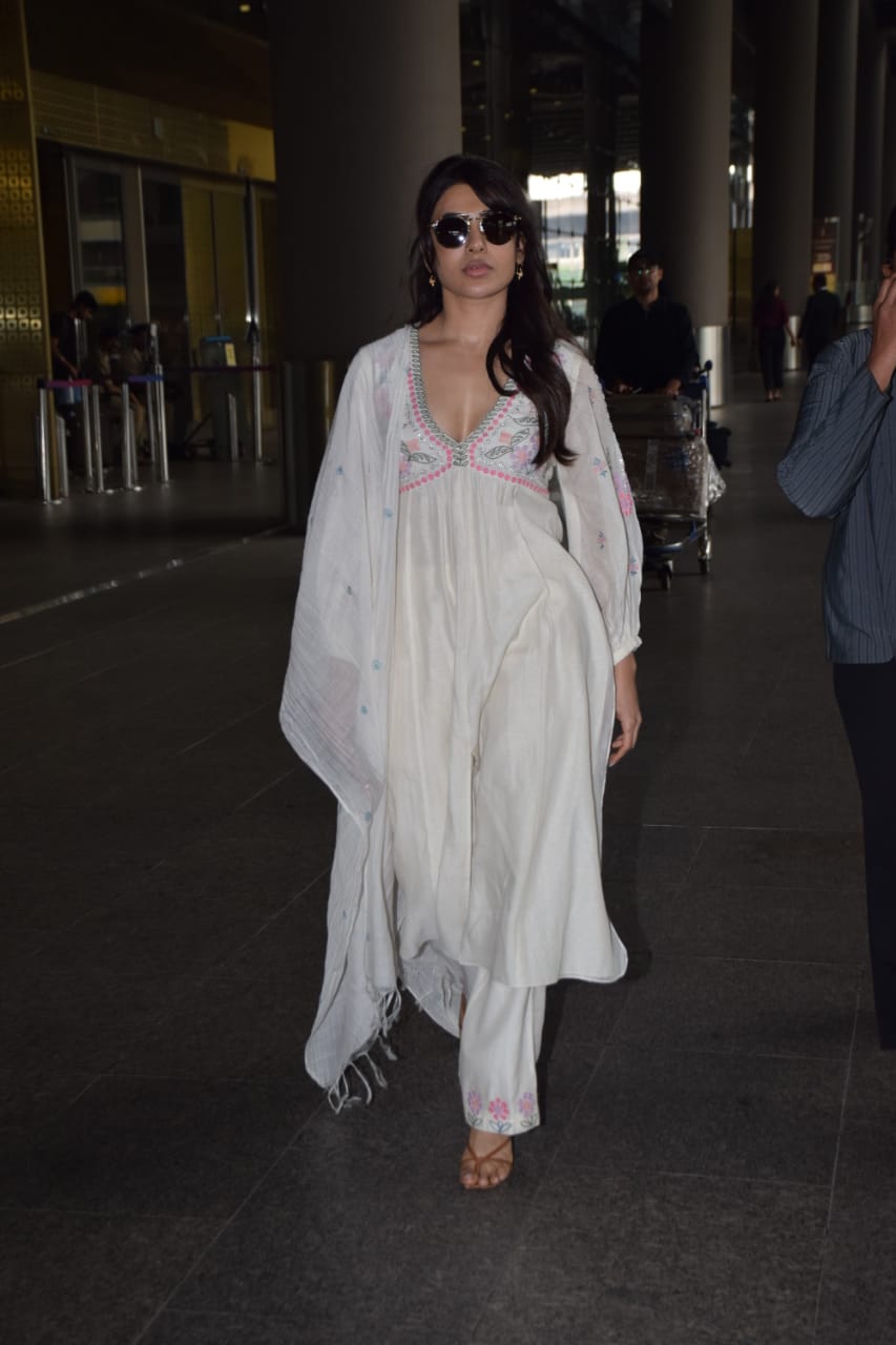 Samantha Ruth Prabhu Slays Airport Look In White