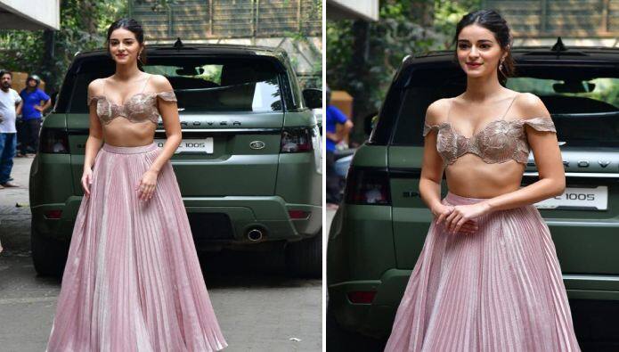 Ananya Pandey Pics: ਅਨੰਨਿਆ ਪਾਂਡੇ ਦੇ ਘਰ ਵਿਆਹ ਦੇ ਫੰਕਸ਼ਨ ਸ਼ੁਰੂ ਹੋ ਗਏ। ਦਰਅਸਲ, ਅਨੰਨਿਆ ਪਾਂਡੇ ਦੇ ਚਾਚਾ ਚਿਕੀ ਪਾਂਡੇ ਅਤੇ ਚਾਚੀ ਡਾਇਨਾ ਪਾਂਡੇ ਦੀ ਬੇਟੀ ਅਲਾਨਾ ਪਾਂਡੇ ਦੇ ਵਿਆਹ ਦੇ ਪ੍ਰੋਗਰਾਮ ਸ਼ੁਰੂ ਹੋ ਗਏ ਹਨ।