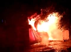 Pune Fire : फर्निचर कंपनीला भीषण आग; 7 ते 8 सिलेंडरचा स्फोट, सुदैवाने जीवितहानी नाही!