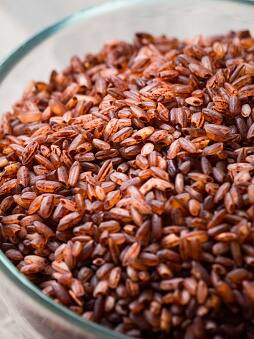 Red Rice के हेल्थ बेनिफिट गिनते-गिनते थक जाएंगे