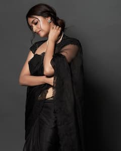 Keerthy Suresh 'Embraces Black' During 'Dasara' Promotions. See Pics