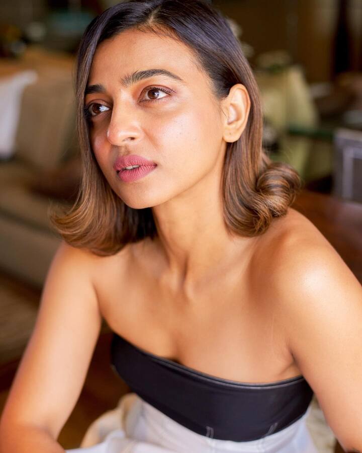 आता पुन्हा एकदा तिचे सिझलिंग फोटोशूट व्हायरल होत आहे.