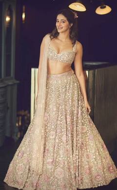 Annaya Panday Pics: अलाना के संगीत में पिंक लहंगा पहनकर Ananya Panday ने गिराई हुस्न की बिजलियां, तस्वीरों पर ठहर जाएंगी नजरें