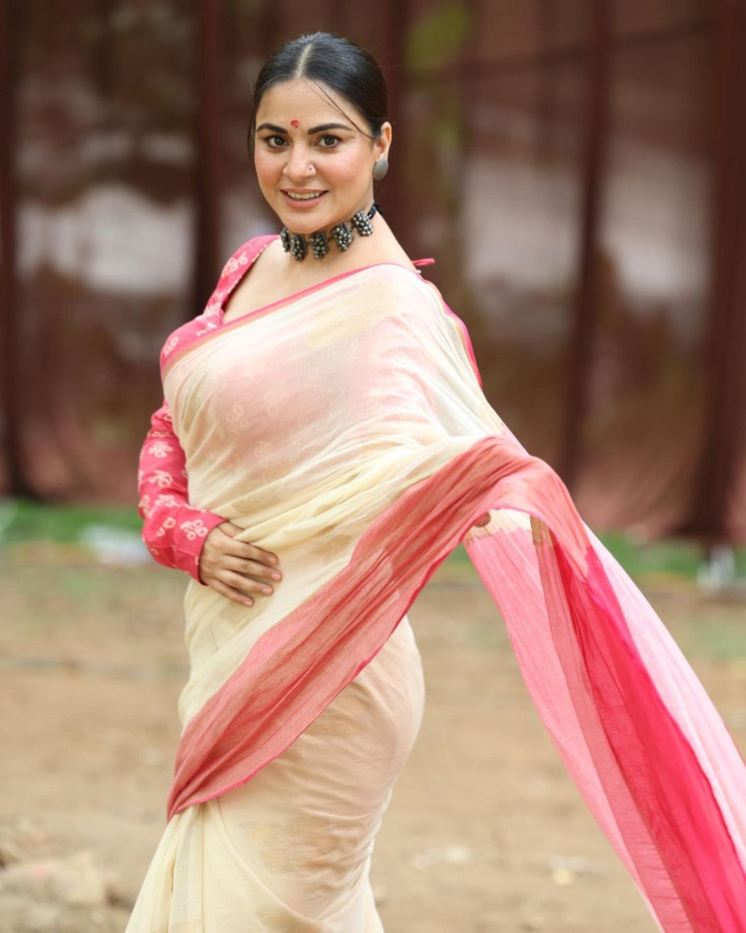 Pujita Ponnada's Saree poses | Telugu Cinema