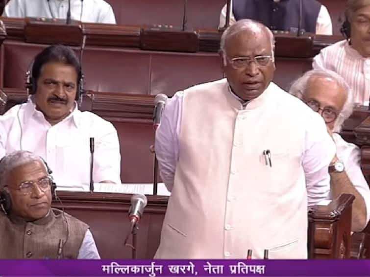 Congress leader Mallikarjun Kharge said in a parliamentary session that the central government should not take responsibility for India winning two Oscars. “ஆஸ்கருக்கு வாழ்த்துகள்; ஆனால் மோடி இதை மட்டும் சொல்லிடாதீங்க... ப்ளீஸ்” - மல்லிகார்ஜுன கார்கே