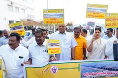 సాగునీటి ప్రాజెక్టులపై ప్రభుత్వ నిర్లక్ష్యం చేస్తోందని టీడీపీ ధర్నా