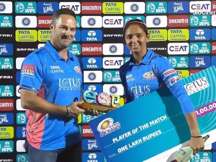 wpl Updates 2023: harman preet kaur new mumbai indians team reached at wpl 2023 playoffs with first woman team in this tournament, qualify into playoffs WPL 2023: હરમનપ્રીતનો કમાલ, WPLના પ્લેઓફમાં પહોંચનારી પહેલી ટીમ બની મુંબઇ ઇન્ડિયન્સ, જાણો