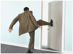 गुस्सा आने पर जोर से दरवाजा क्यों बंद करते हैं लोग? आज जान लीजिए इसका जवाब