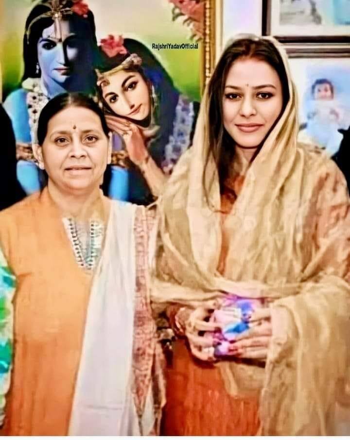 तेजस्वी और राजश्री की शादी को करीब एक साल से ज्यादा हो चुका है. ऐसे में राबड़ी देवी को एक गुड न्यूज मिलने वाली है. राजश्री गर्भवती हैं और काफी समय से वह दिल्ली में ही हैं. एक रिपोर्ट के मुताबिक मार्च में ही बिहार के पूर्व सीएम राबड़ी देवी की प्यारी बहु राजश्री यादव मां बनने वाली हैं.