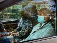 IN PICS: Lalu Prasad Yadav, Rabri Devi Granted Bail By Rouse Avenue Court For Land-For-Job Scam