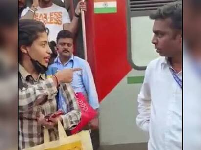 Drunen Railway TTE and Woman Passenger Get Into Heated Argument in Bangalore Watch Video: ”டிக்கெட்டை காட்டு”.. குடிபோதையில் பெண் பயணியிடம் வாக்குவாதம் செய்த ரயில்வே டிக்கெட் பரிசோதகர்