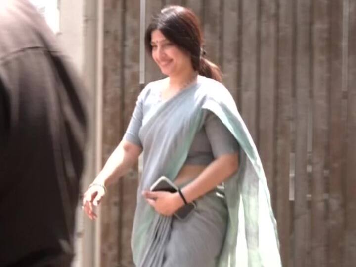 Samajwadi Party MP Dimple Yadav arrives at the residence of RJD MP Misa Bharti to meet RJD chief and Former Bihar CM Lalu Prasad Yadav.