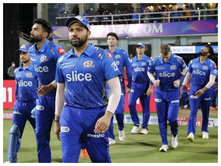 Mumbai Indians: आईपीएल 2023 में मुंबई इंडियंस के लिए ये पांच खिलाड़ी सबसे अहम भूमिका निभा सकते हैं. आइए हम आपको इन खिलाड़ियों के बारे में बताते हैं.