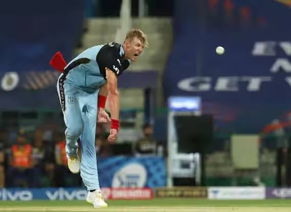 আসন্ন আইপিএলে চেন্নাই সুপার কিংসের হয়ে মাঠে নামার কথা ছিল। কিন্তু চোটের জন্য টুর্নামেন্ট থেকে ছিটকে গিয়েছেন তারকা অলরাউন্ডার কাইল জেমিসন।