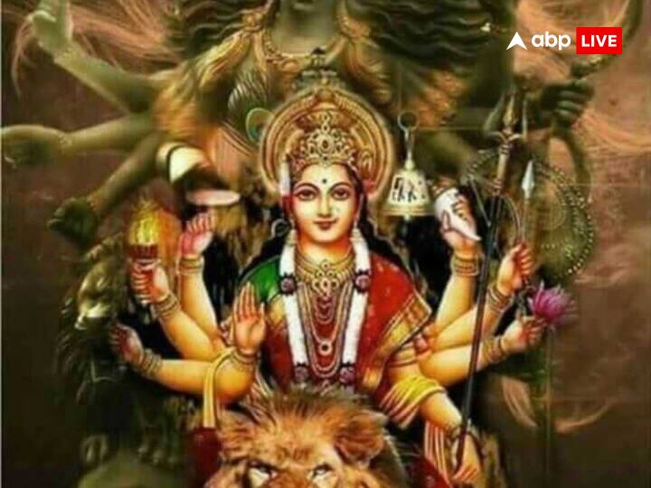 ब्रह्म मुहूर्त में उठने की महत्ता का ज्ञान को सभी को होता है. नवरात्रि के नौ दिनों में ब्रह्म मुहूर्त में मां का ही स्मरण करते हुए नहाएं और हमेशा पवित्र वस्त्र धारण करें.