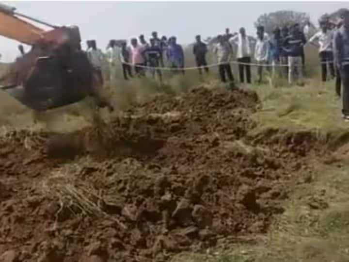 Madhya Pradesh NDRF team engaged in evacuating seven year old Lokesh from borewell In Vidisha Borewell Accident Update Vidisha Borewell Accident: सात साल के लोकेश को बोरवेल से निकालने में जुटी NDRF टीम, 44 फीट हुई खुदाई