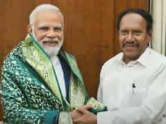 பிரதமர் மோடியுடன் அதிமுக நாடாளுமன்ற குழு தலைவர் தம்பிதுரை சந்திப்பு.. பின்னணி என்ன?