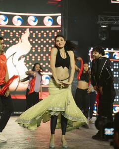 Jacqueline Fernandez : துபாய் நிகழ்ச்சியில் ஆடி அசத்திய ஜாக்குலின் பெர்னாண்டஸ்!