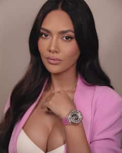 Esha Gupta Photos: ઈશા ગુપ્તાએ ફરી બોલ્ડ પોઝ આપી ઈન્ટરનેટનો પારો વધાર્યો