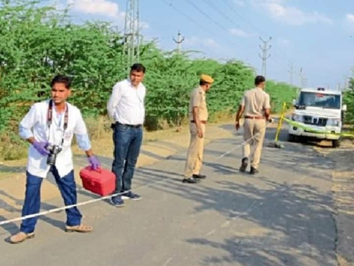 Uncle killed nephew by firing bullets in Kishangarh of Rajasthan in Property Dispute ANN Rajasthan Crime: पूर्व पार्षद चाचा ने गोलियां बरसाकर भतीजे को मार डाला, मदद की गुहार लगाती रही मां, लोग वीडियो बनाते रहे