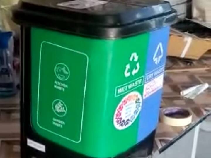 Baran young scientist made unique dustbin opens automatically will show in IIT delhi ANN Rajasthan News: बारां के युवा वैज्ञानिक ने बनाया अनोखा डस्टबिन, कचरा भरते ही कहता है- 'मैं भर गया हूं'