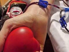 समलैंगिक, ट्रांसजेंडर के रक्तदान पर प्रतिबंध... समझिए दुनिया भर के देशों के कानून इसे ले कर क्या कहते हैं