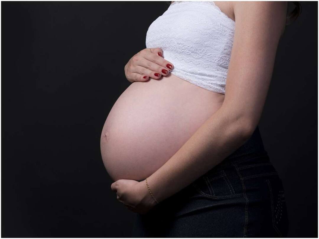 అద్భుతం, తల్లి గర్భంలో ఉండగానే బిడ్డ గుండెకు ఆపరేషన్ చేసిన వైద్యులు - ఆ గుండె సైజు ఎంతంటే Doctors operated on the baby's heart while still in the mother's womb అద్భుతం, తల్లి గర్భంలో ఉండగానే బిడ్డ గుండెకు ఆపరేషన్ చేసిన వైద్యులు - ఆ గుండె సైజు ఎంతంటే