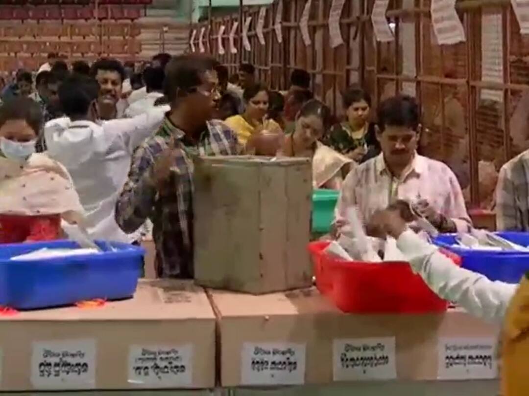 Mlc Elections Counting : తెలుగు రాష్ట్రాల్లో కొనసాగుతున్న ఎమ్మెల్సీ ఎన్నికల కౌంటింగ్, ఉత్తరాంధ్ర పట్టభద్రుల స్థానంపై ఉత్కంఠ! AP Telangana Mlc elections counting continuing Ysrcp candidates in lead in many positions Mlc Elections Counting : తెలుగు రాష్ట్రాల్లో కొనసాగుతున్న ఎమ్మెల్సీ ఎన్నికల కౌంటింగ్, ఉత్తరాంధ్ర పట్టభద్రుల స్థానంపై ఉత్కంఠ!