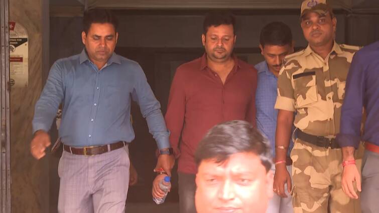 Youth TMC Leader Santanu Banerjee Uses TMC Expulsion As An Excuse To Nullify His Influential Status Santanu Banerjee:প্রভাবশালী তকমা ঘোচাতে দল থেকে বহিষ্কারের সিদ্ধান্ত কাজে লাগাতে চান শান্তনু, খবর ইডি সূত্রে