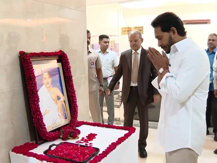 Andhra Pradesh Pays Rich Tributes To Potti Sriramulu Andhra Pradesh Pays Rich Tributes To Potti Sriramulu