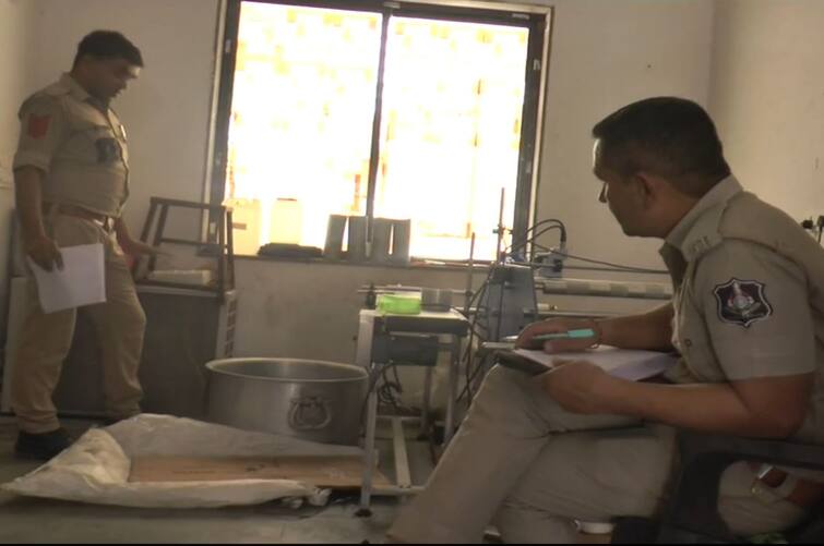 Police complaint against a trader in Palanpur making duplicates ghee in the name of Amul brand Palanpur: ક્યાંક તમે તો નથી ખાતાને નકલી ઘી? પાલનપુરમાં અમુલ બ્રાન્ડના નામે ડુપ્લીકેટ ઘીના ગોરખધંધાનો પર્દાફાશ