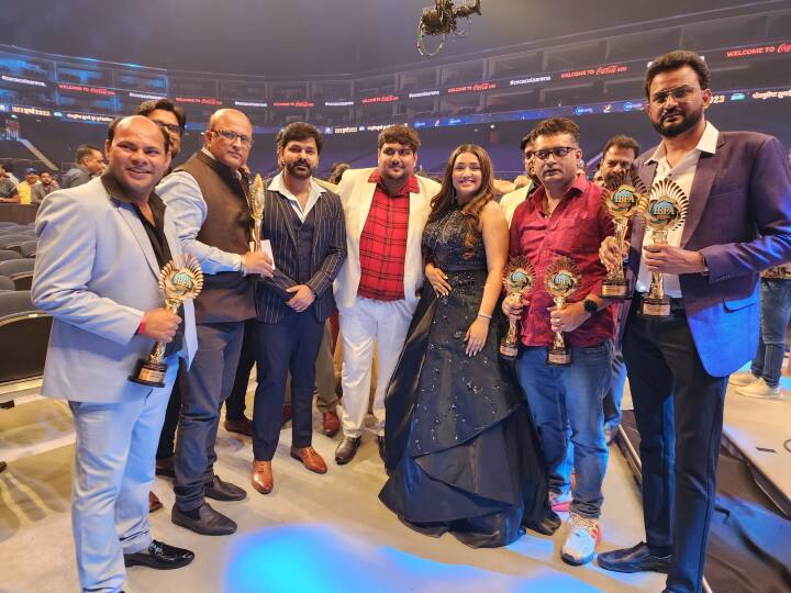 Pawan Singh News: दुबई में 6वीं इंटरनेशनल भोजपुरी फिल्म अवार्ड 2023 का आयोजन किया गया था. इस अवार्ड कार्यक्रम में भोजपुरी कलाकारों के साथ-साथ बॉलीवुड के कलाकार भी पहुंचे हुए थे.