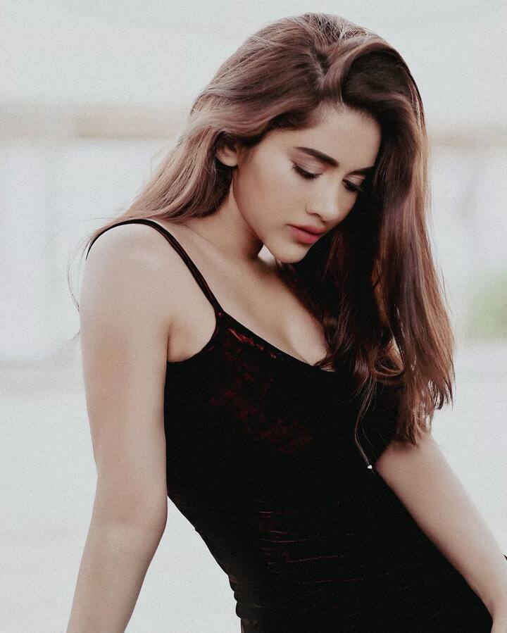 నభా నటేష్ అందమైన ఫోటోలు -Image Credit: Nabha Natesh/Instagram