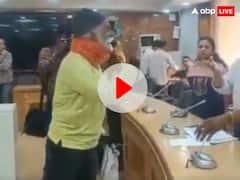 Watch: बुजुर्ग फरियादी को LDA के अफसर ने जड़ा थप्पड़, जनता अदालत के दौरान हुए बेलगाम