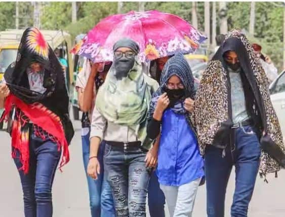 ਆਈਐਮਡੀ ਦੇ ਅਨੁਸਾਰ, ਰਾਜਧਾਨੀ ਦਿੱਲੀ ਵਿੱਚ ਬੁੱਧਵਾਰ (15 ਮਾਰਚ) ਨੂੰ ਵੱਧ ਤੋਂ ਵੱਧ ਤਾਪਮਾਨ ਡਿਗਰੀ ਸੈਲਸੀਅਸ ਦਰਜ ਕੀਤਾ ਗਿਆ ਸੀ, ਜੋ ਆਮ ਨਾਲੋਂ ਪੰਜ ਡਿਗਰੀ ਵੱਧ ਸੀ।