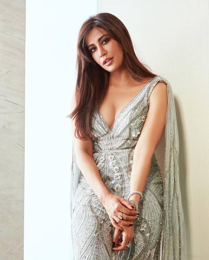 Meanwhile, let us know what do you think of Chitrangda's latest look?
