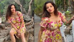 Monalisa: ਮੋਨਾਲੀਸਾ ਨੇ ਸ਼ਾਰਟ ਡਰੈੱਸ ਪਾ ਕੇ ਦਿਖਾਇਆ ਆਪਣਾ ਕਲੀਵੇਜ, ਤਸਵੀਰਾਂ ਨੇ ਇੰਟਰਨੈੱਟ 'ਤੇ ਵਧਾ ਦਿੱਤੀ ਹੈ ਗਰਮੀ