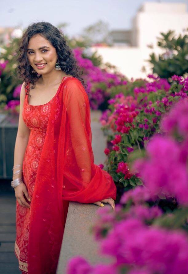 மிஷ்கினின் யுத்தம் செய் படத்தில் அறிமுகம் ஆனார்