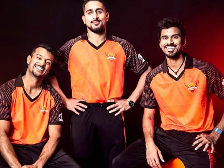 Sunrisers Hyderabad unveil Season 16 Jersey with featuring Mayank Agarwal Umran Malik Washington Sundar video goes viral Watch: आईपीएल 2023 से पहले सनराइजर्स हैदराबाद ने लॉन्च की नई जर्सी, वीडियो हुआ वायरल