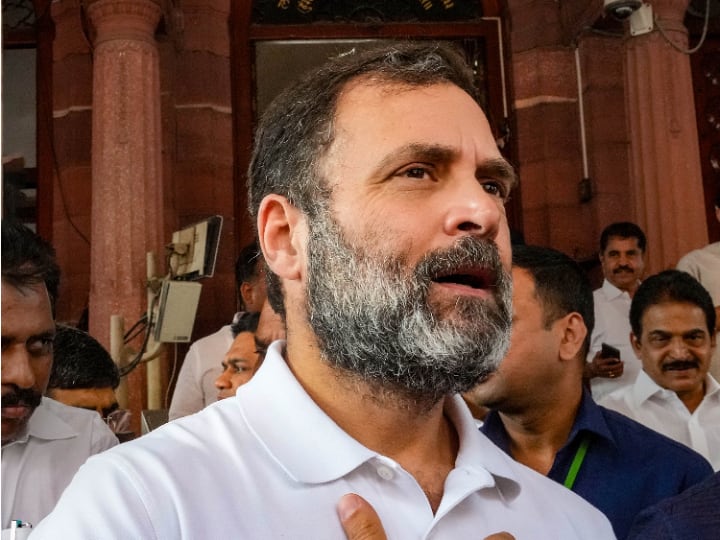 Delhi Police Issued a notice to Rahul Gandhi in sexual Harassment Remark and asks to Give detail of Victims Delhi Police Notice: राहुल गांधी को दिल्ली पुलिस ने भेजा नोटिस, मांगा है यौन शोषण के पीड़ितों का ब्यौरा