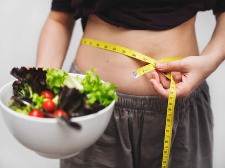 health tips night fat loss foods take its before sleeping Weight Loss: वजन घटाना अब बाएं हाथ का खेल..डिनर में खाएं ये चीजें हो जाएगी मोटापे की छुट्टी