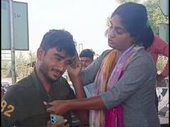 BJP मंडल अध्यक्ष ने टोल कर्मी की बीच सड़क कर दी पिटाई, व्हॉट्सएप ग्रुप पर हुए विवाद के बाद उठाया ये कदम