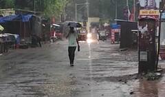 Pune Rain : पुण्यात, पिंपरी-चिंचवडमध्ये वादळी-वाऱ्यासह पाऊस; रस्त्यांवर पाणी साचले